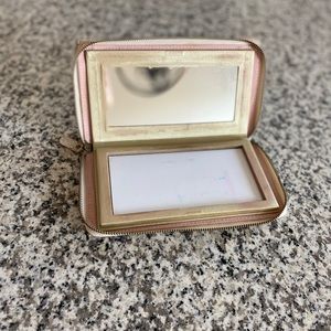 Maskcara Magnetic Clutch